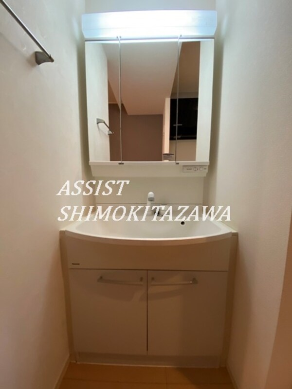 独立洗面台