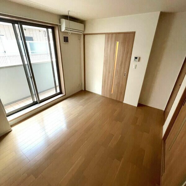 寝室(※同物件同仕様の参考写真です。)