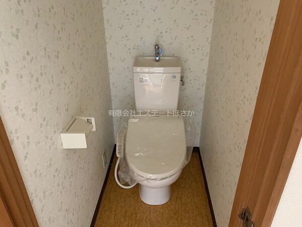 トイレ(部屋違いの写真です)