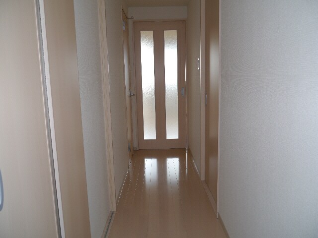 ローゼンコート禄屋１１～１４の玄関周り