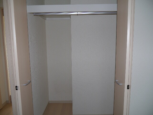 ローゼンコート禄屋１１～１４の収納