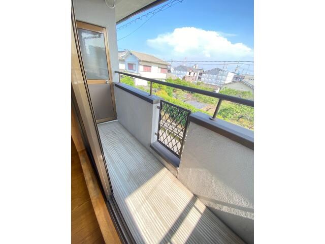 コーポラス関本（Ｊ）のベランダ・バルコニー・庭