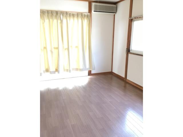 ノーブルタウンB棟の居室