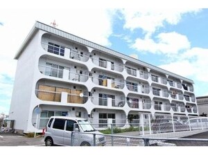 本谷マンション外観写真