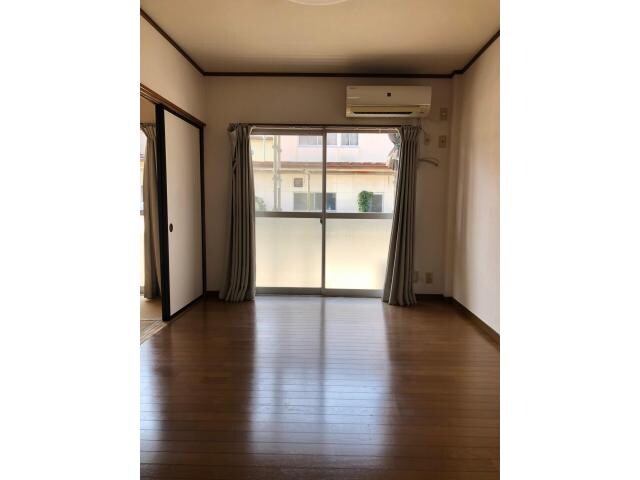 伊井マンションの居室