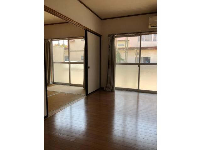 伊井マンションの居室