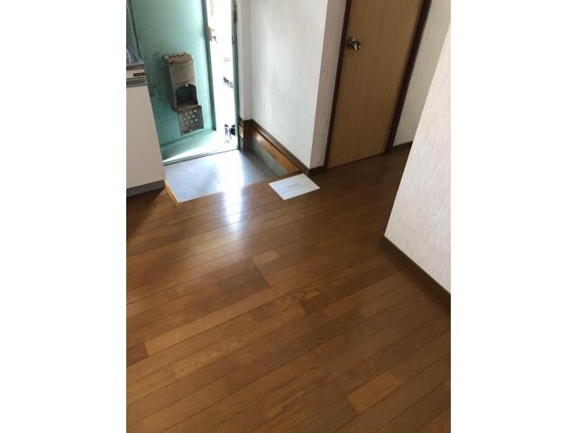 伊井マンションの玄関周り