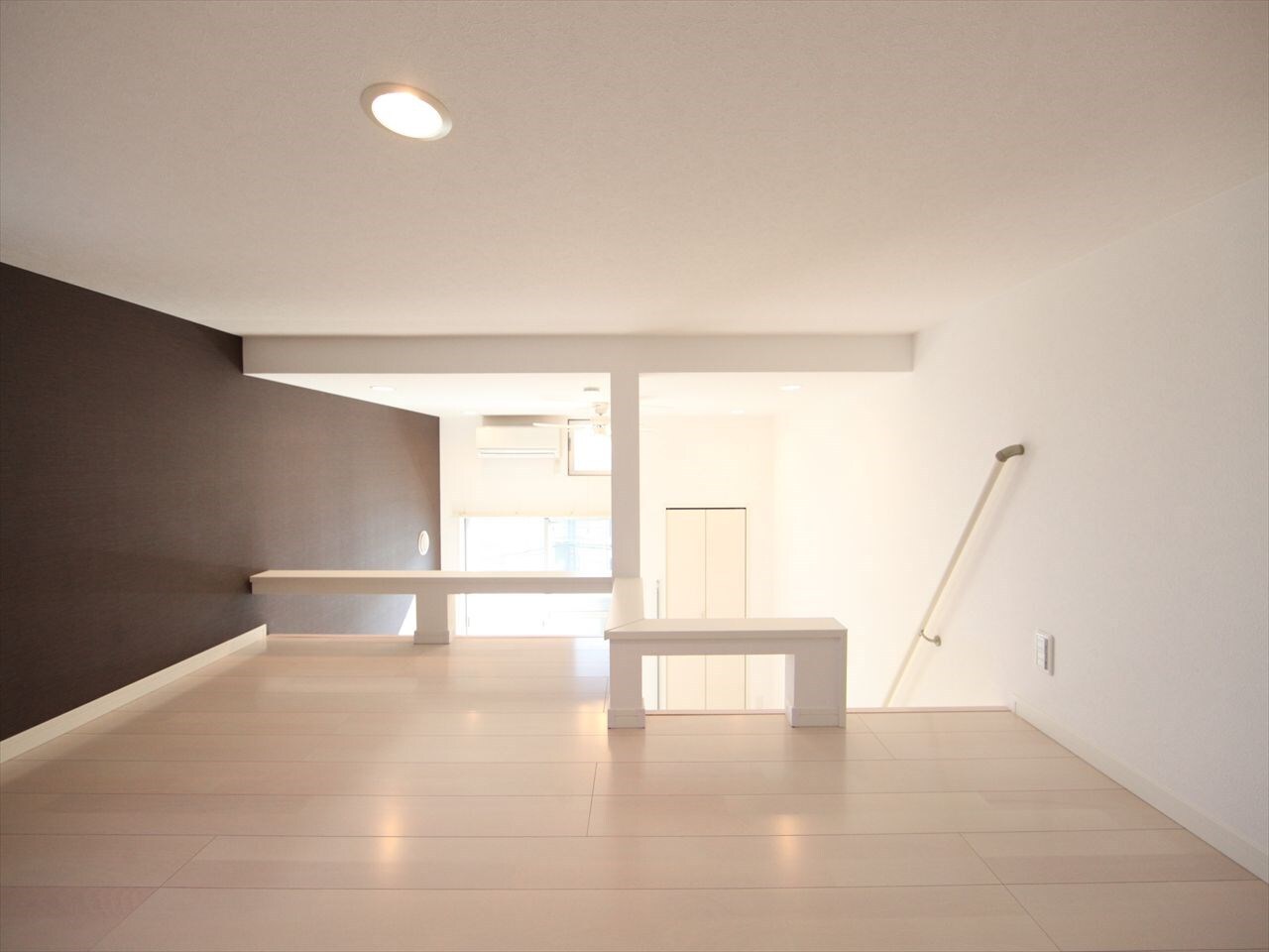 物件内観写真16　(上階ロフト5.8帖（収納としてもお部屋しても使えます）)