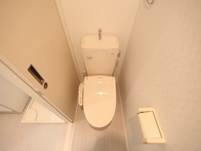 物件内観写真5　(温水洗浄暖房便座付トイレ)