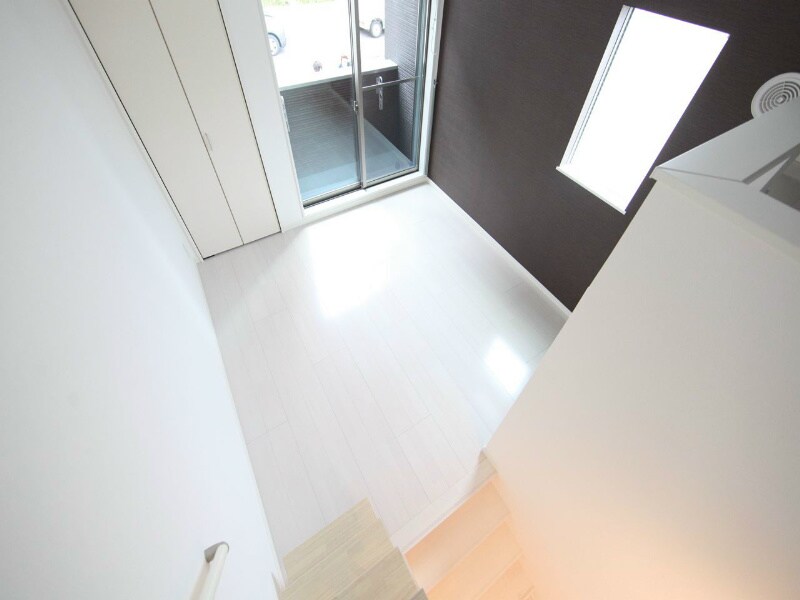 物件内観写真11　(洋室6帖　上階ロフト6.2帖（収納でも部屋でも使えます）)