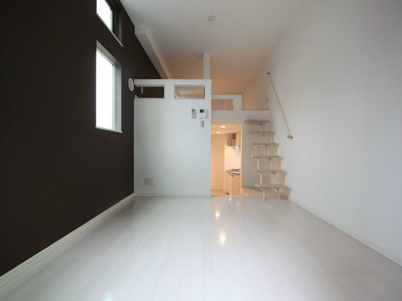 物件内観写真14　(洋室6帖　上階ロフト6.2帖（収納でも部屋でも使えます）)