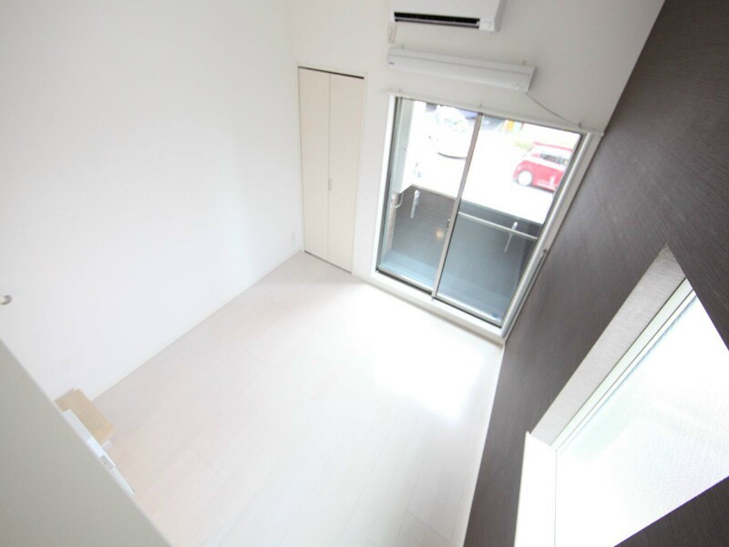 物件内観写真18　(洋室6帖　上階ロフト6.2帖（収納でも部屋でも使えます）)