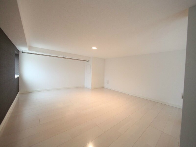 物件内観写真21　(上階ロフト6.2帖（収納としてもお部屋としても使えます）)