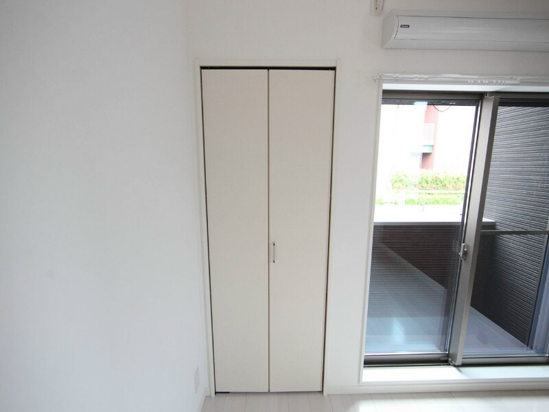 物件内観写真26　(クローゼット付（収納充実してます）)