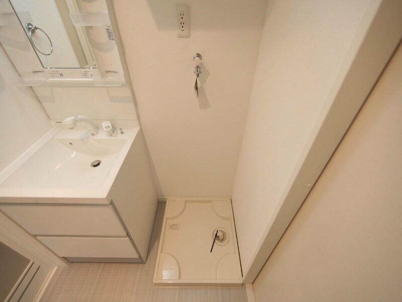 物件内観写真33　(脱衣所　独立洗面台（シャンプードレッサー）洗濯機用意できます)