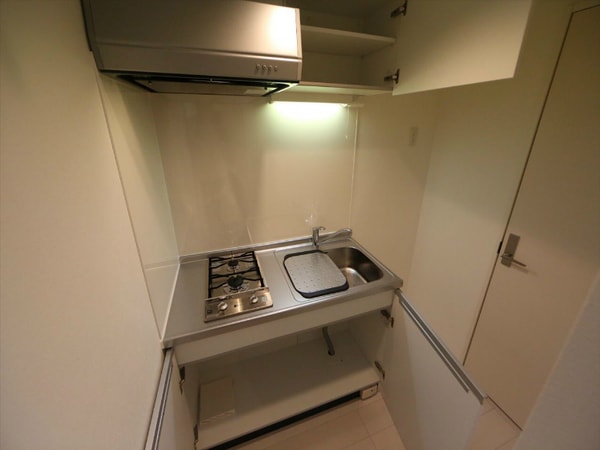 キッチン(システムキッチン（ガス2口）冷蔵庫・レンジ等ご用意できます)