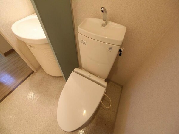 トイレ(バス・トイレ別　暖房便座付)