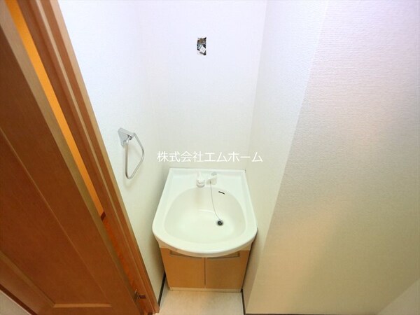 洗面所(脱衣所　独立洗面台（シャンプードレッサー）洗濯機用意できます)