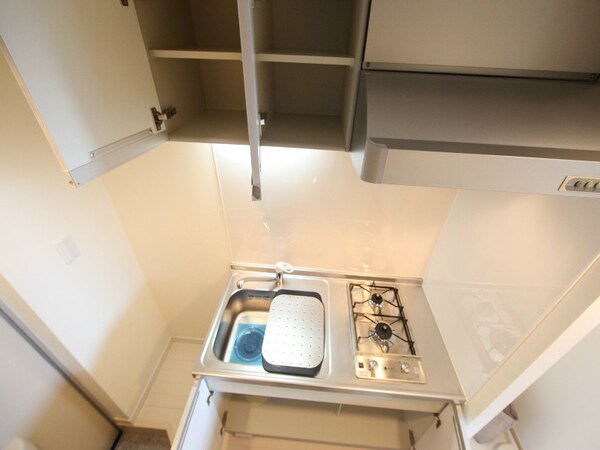 キッチン(システムキッチン（ガス2口）冷蔵庫・レンジ等ご用意できます)