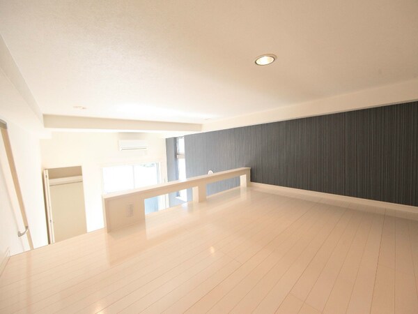 その他部屋・スペース(上階洋室5.4帖（収納としてもお部屋としても使えます）)