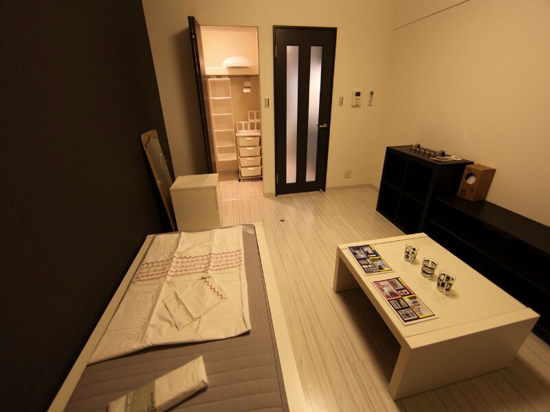 物件内観写真2　(洋室7.7帖　ウォークインクローゼット付（収納充実してます）)