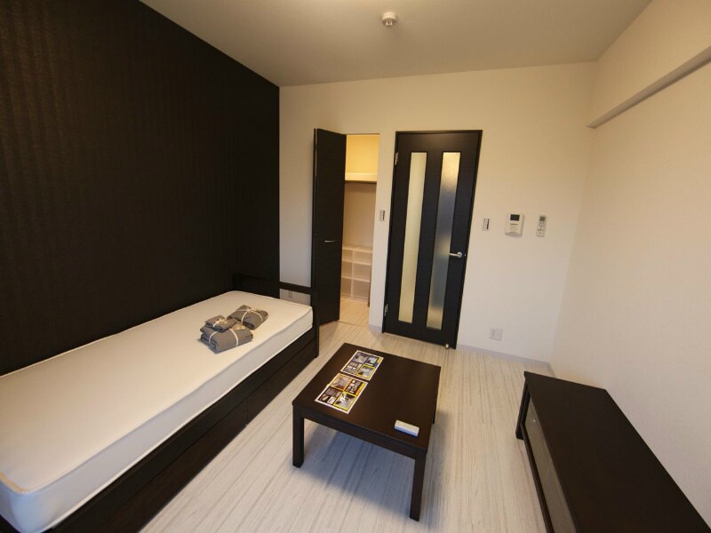 物件内観写真9　(洋室7.7帖　ウォークインクローゼット付（収納充実してます）)