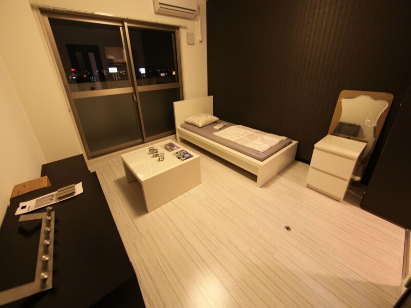 物件内観写真12　(洋室7.7帖　ウォークインクローゼット付（収納充実してます）)