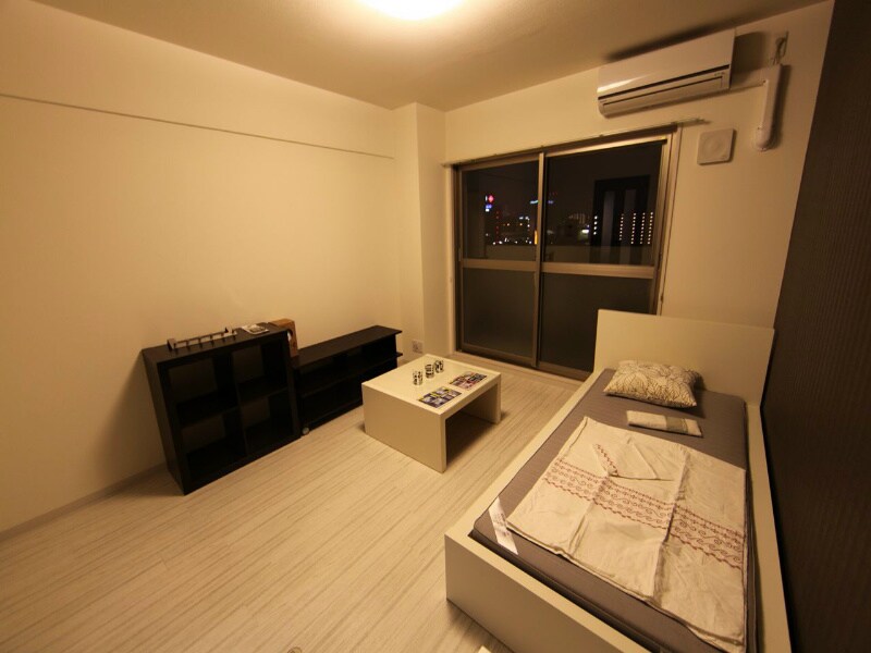 物件内観写真13　(洋室7.7帖　ウォークインクローゼット付（収納充実してます）)