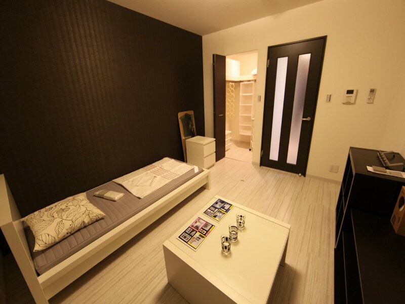 物件内観写真14　(洋室7.7帖　ウォークインクローゼット付（収納充実してます）)