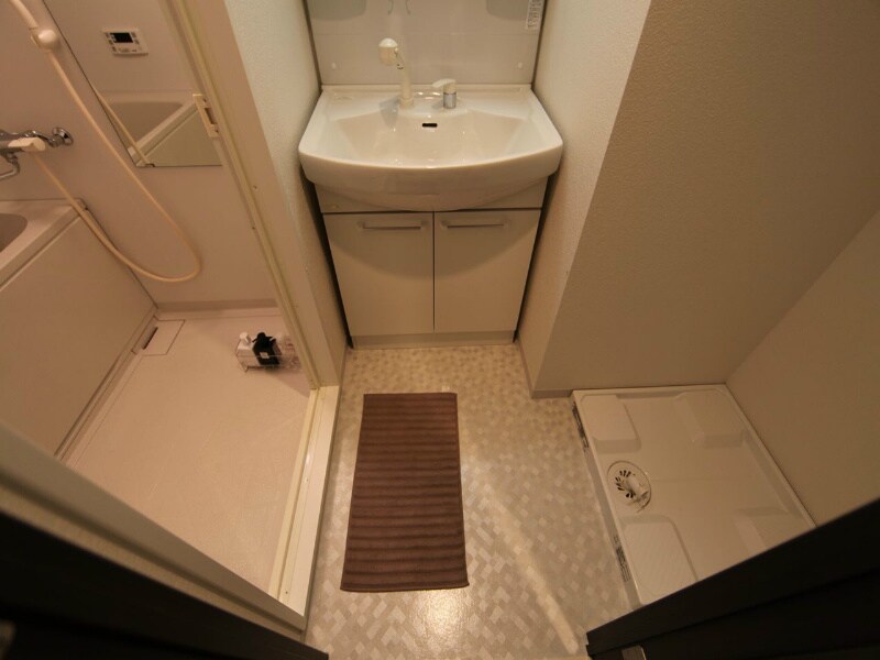 物件内観写真18　(脱衣所　独立洗面台（シャンプードレッサー）洗濯機用意できます)