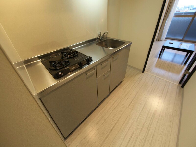 物件内観写真19　(システムキッチン（ガス2口）冷蔵庫・レンジ等ご用意できます)