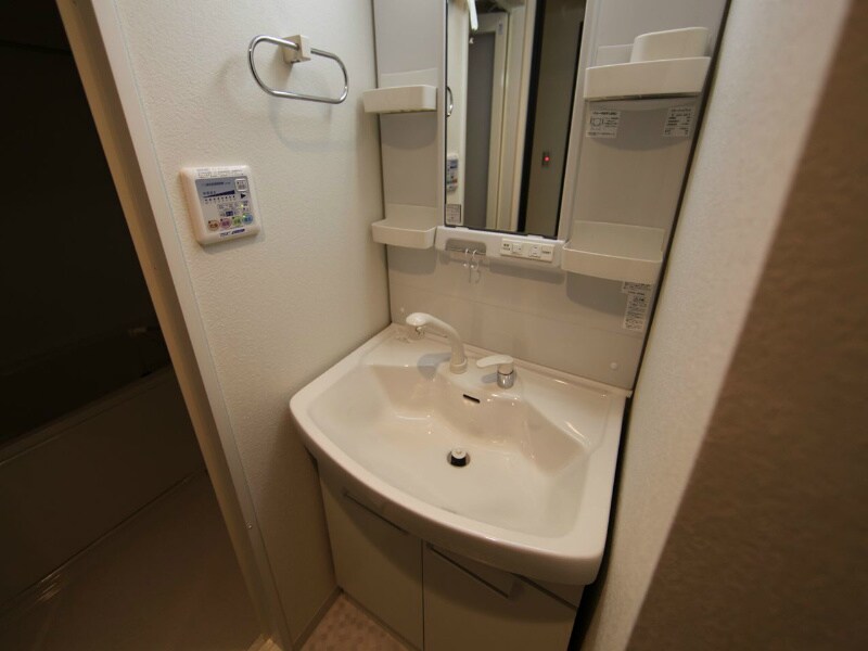 物件内観写真20　(脱衣所　独立洗面台（シャンプードレッサー）洗濯機用意できます)