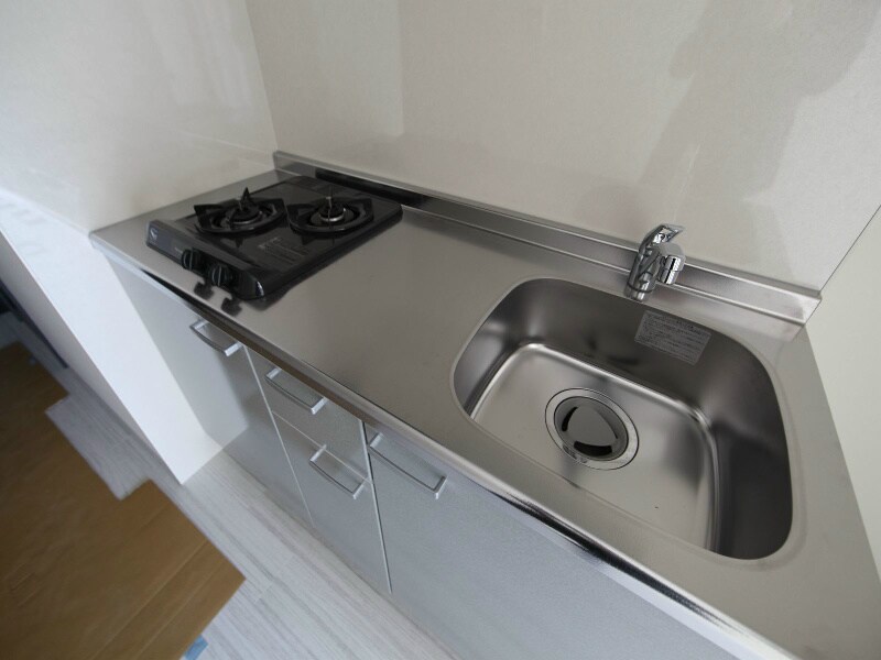 物件内観写真21　(システムキッチン（ガス2口）冷蔵庫・レンジ等ご用意できます)