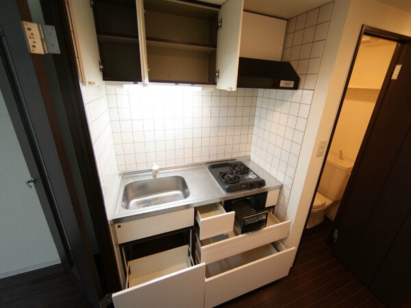 キッチン(システムキッチン（ガス2口グリル）冷蔵庫レンジ等用意できます)