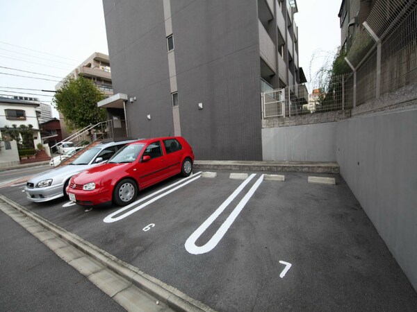 駐車場(敷地内平面駐車場あり)