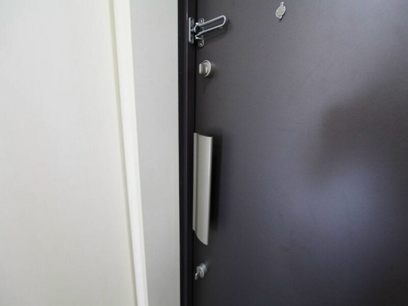 物件内観写真18　(玄関ダブルロックキー)