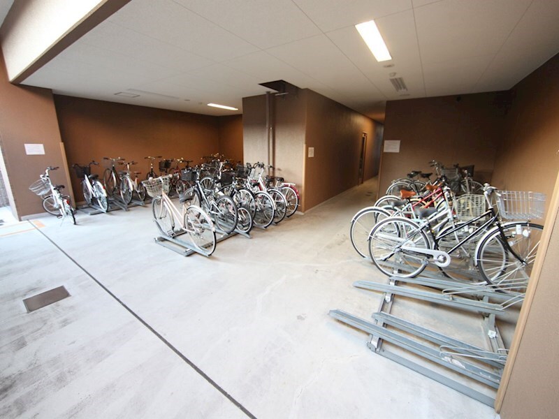 物件内観写真25　(屋根付き駐輪場)