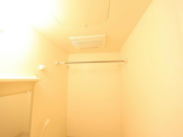その他設備(浴室暖房乾燥機付　24時間換気機能付バスルーム)