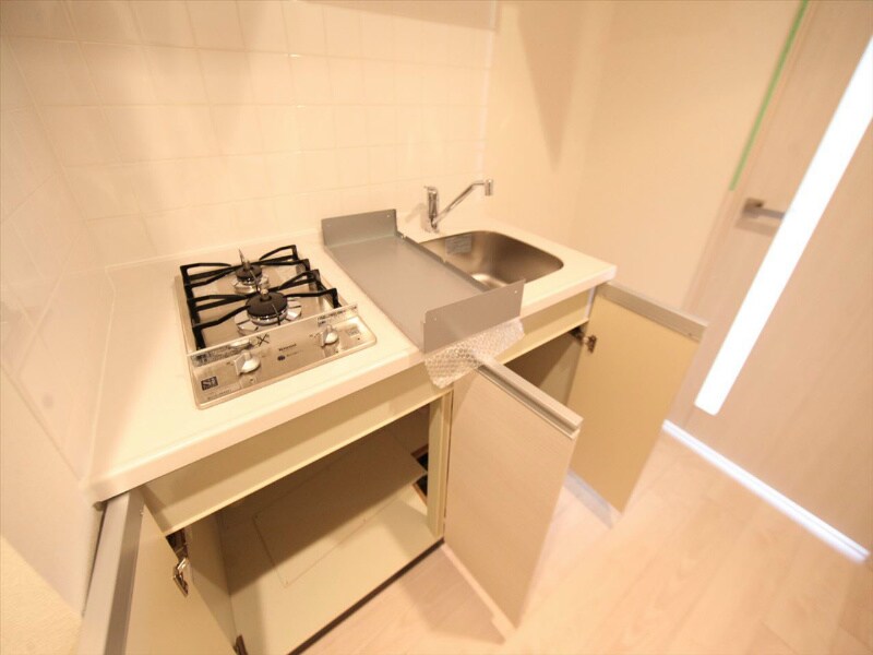 物件内観写真20　(システムキッチン（ガス2口）冷蔵庫・レンジ等ご用意できます)