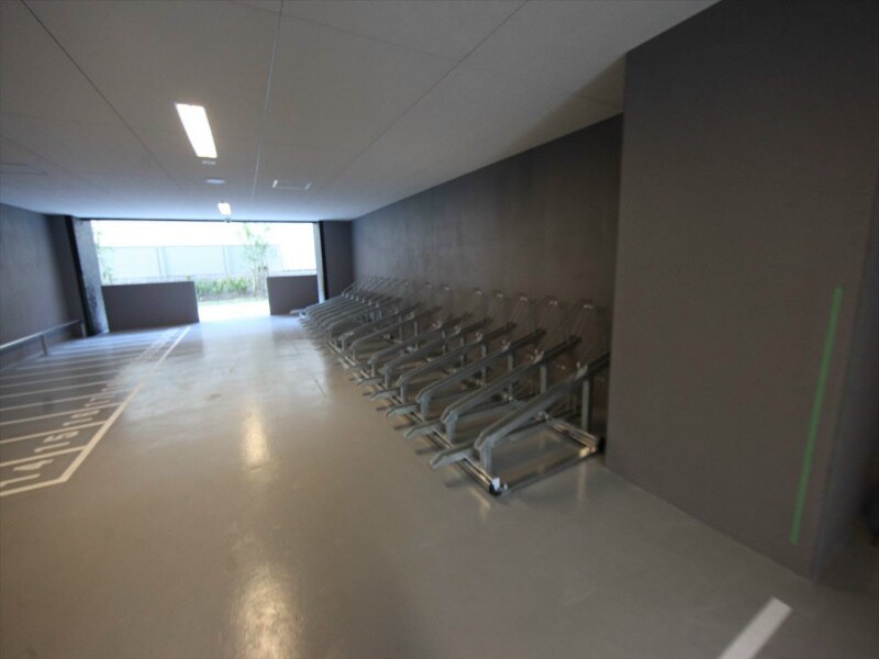 物件内観写真33　(屋根付き駐輪場有り)