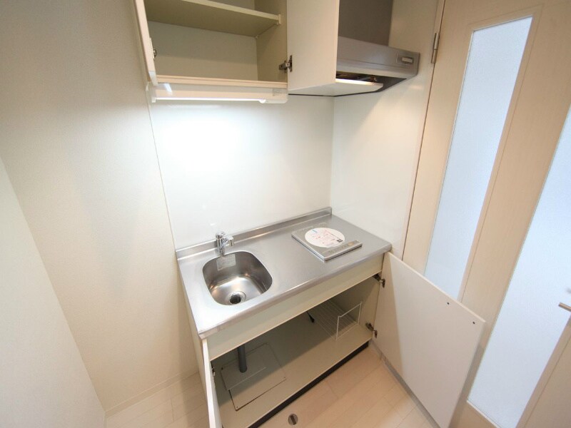 物件内観写真17　(キッチン（ＩＨ1口）冷蔵庫・レンジ等ご用意できます)