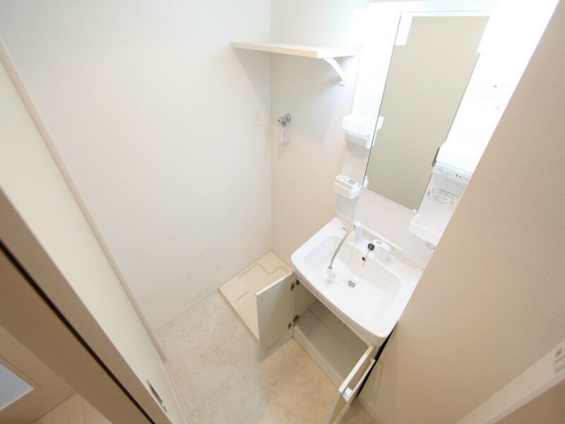 物件内観写真22　(脱衣所　独立洗面台（シャンプードレッサー）洗濯機用意できます)