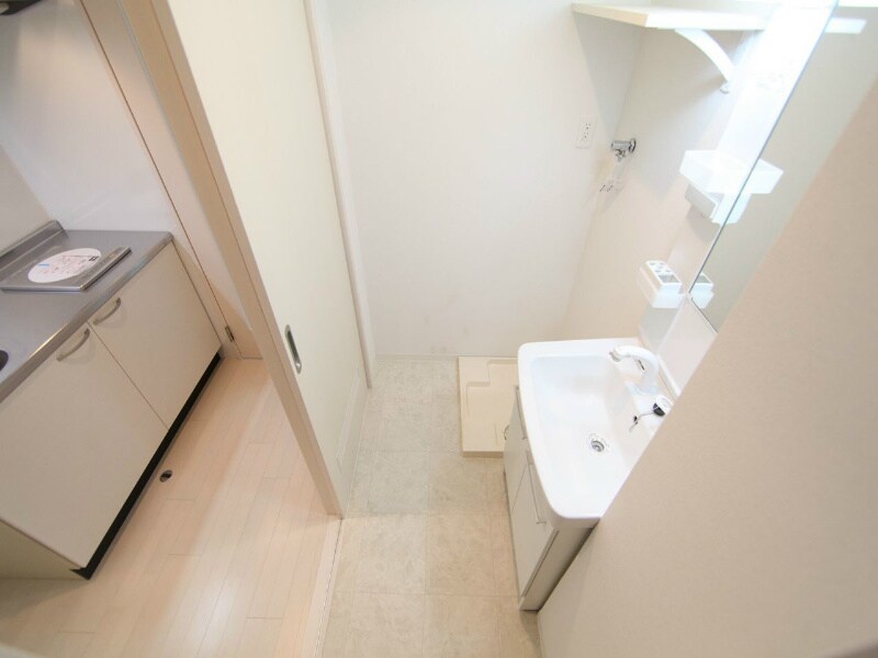 物件内観写真25　(脱衣所　独立洗面台（シャンプードレッサー）洗濯機用意できます)