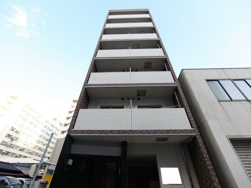 物件外観写真1　(外観　オートロック　デザイナーズ　ＴＶモニター付インターホン)