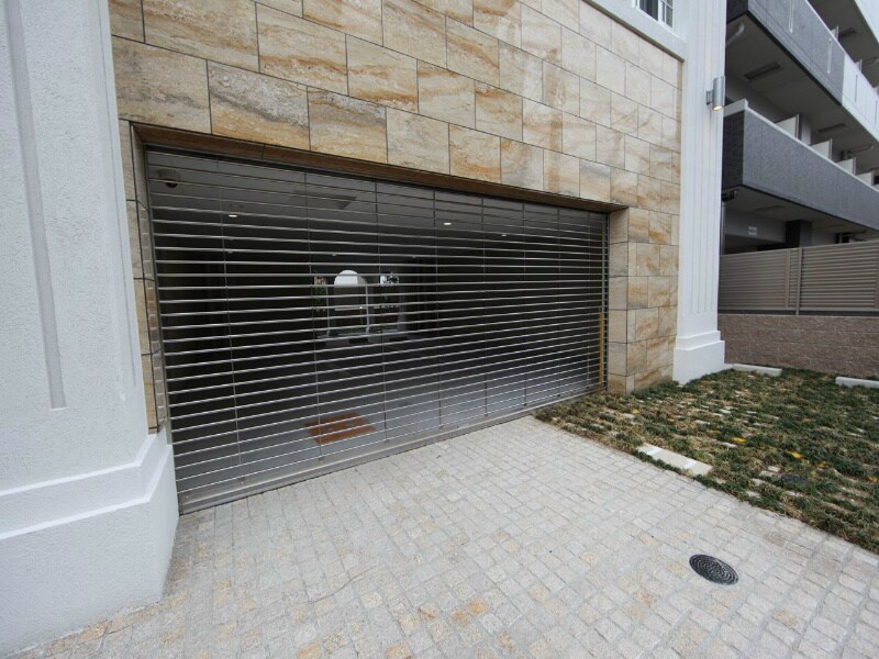 物件内観写真27　(シャッターゲート付敷地内平面駐車場あり)