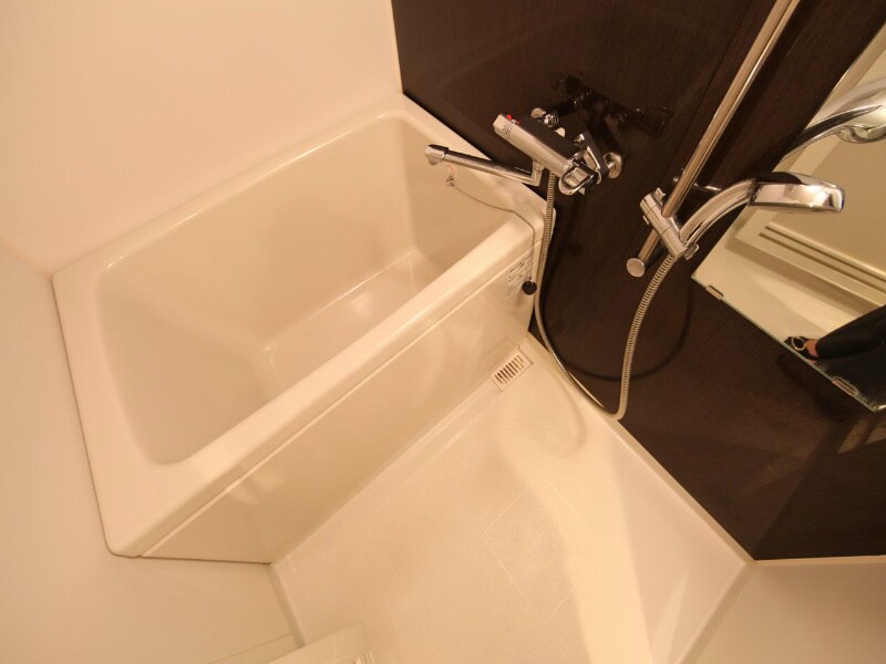 物件内観写真4　(バスルーム（お風呂トイレ別）)