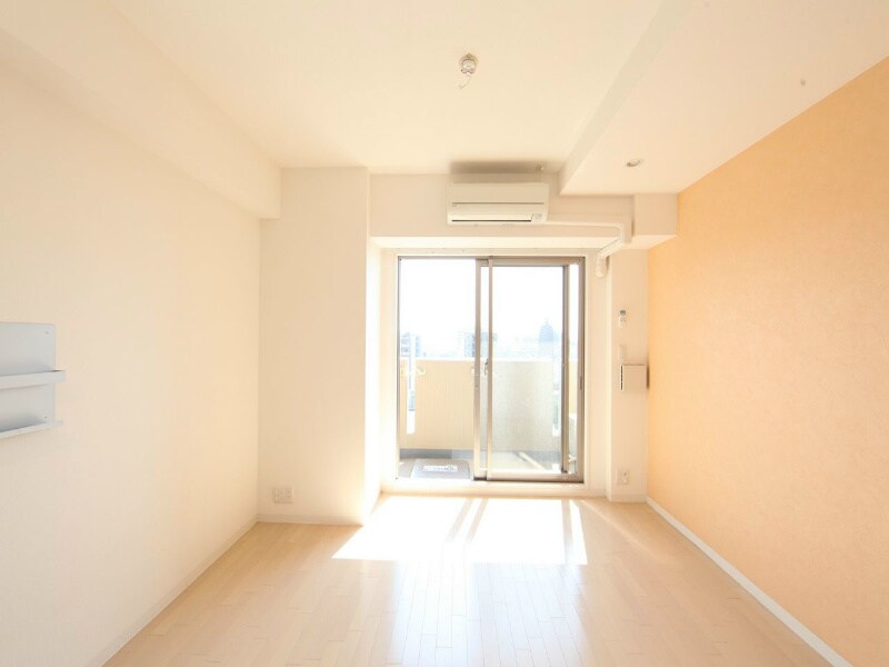 物件内観写真11　(洋室12帖　南向き　エアコン完備)