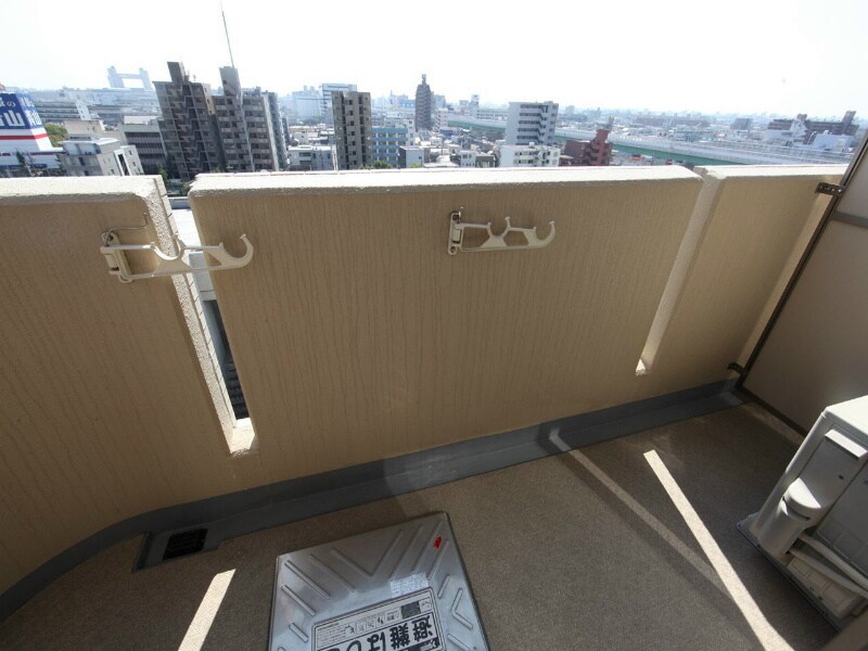 物件内観写真14　(南向きバルコニー)