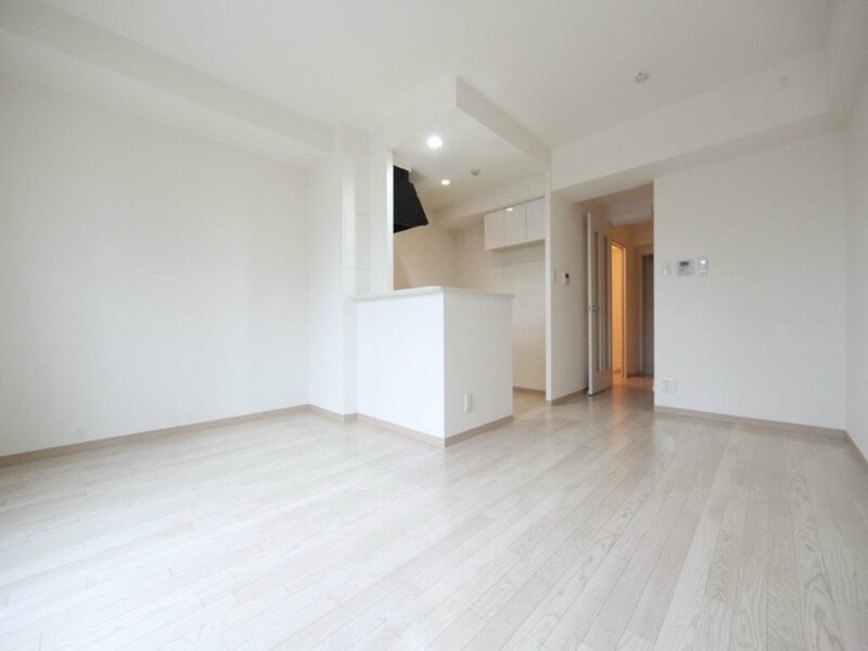 物件内観写真2　(洋室13.1　ウォークインクローゼット（収納充実してます）)