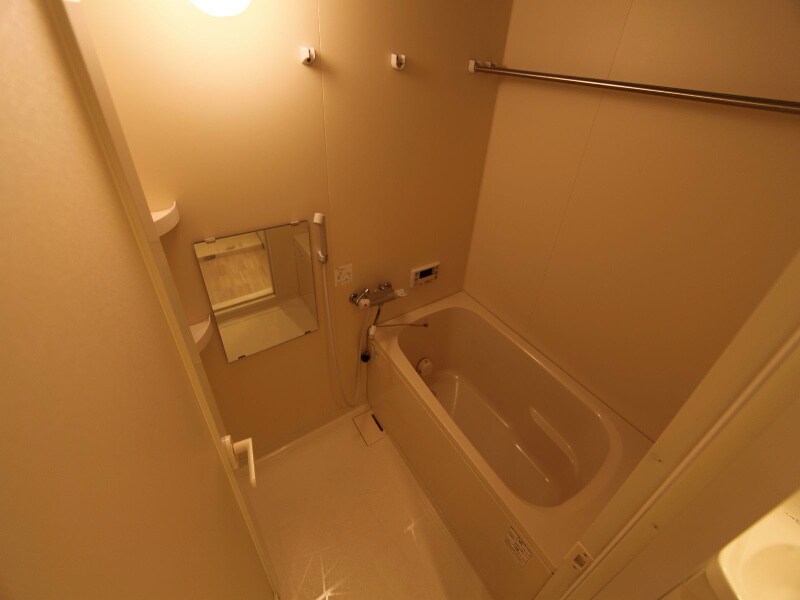 物件内観写真4　(浴室暖房乾燥機付　オートバス・高温さし湯機能付お風呂)